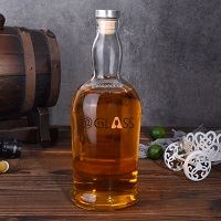 Stiklo alkoholinių butelių gamintojai moko atskirti gerus ir blogus alkoholin...